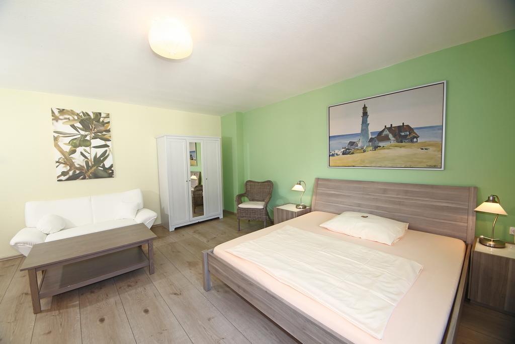 Stadthotel Juelich - Hotelwohnungen ภายนอก รูปภาพ