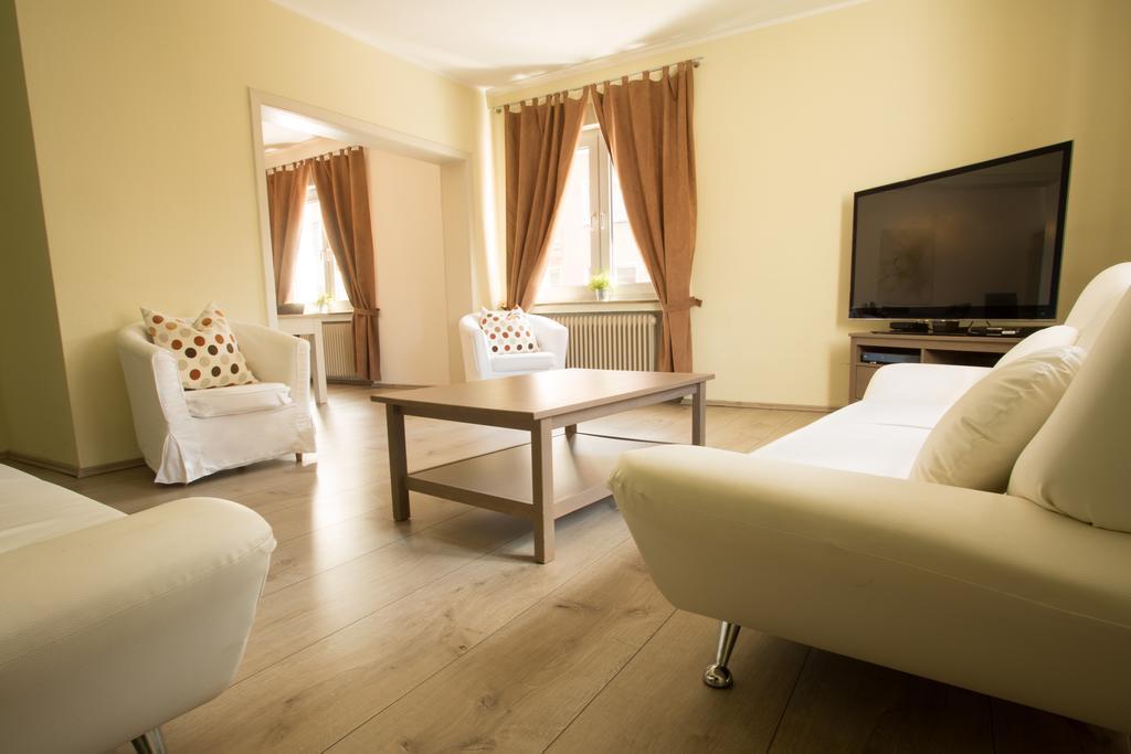 Stadthotel Juelich - Hotelwohnungen ภายนอก รูปภาพ