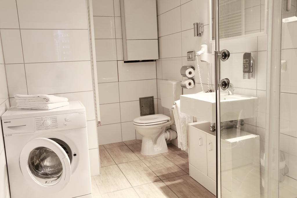 Stadthotel Juelich - Hotelwohnungen ภายนอก รูปภาพ